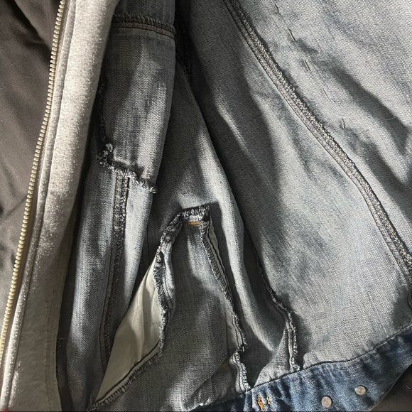 💙HEAVY DENIM JACKET WITH FAUX HOODIE/REMOVABLE SKULL PATCH BACK 💀 - Picture 3 of 4